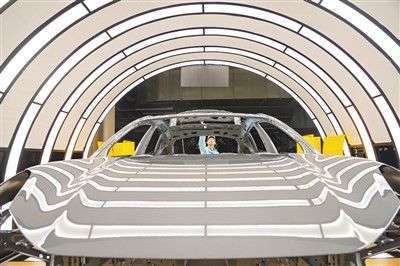 新能源汽车产业 创新驱动发展，新兴能源技术研发引领未来